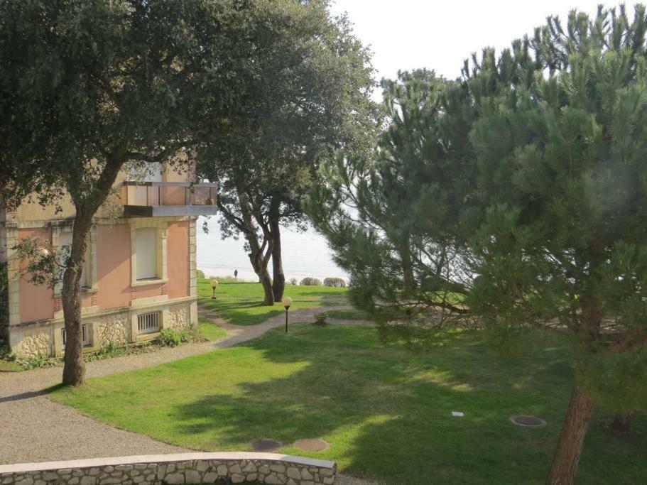 滨海圣帕莱18 Rue De La Corvette公寓 外观 照片